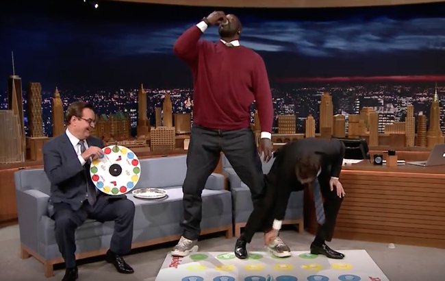 Jimmy Fallon Challenges Shaquille O'Neal To Jell-O Shot Twister