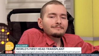 The First Human Head Transplant Patient Will Be Using VR To Help Adjust To His New Body