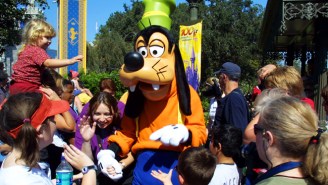 A Former Disney World Goofy Reveals All After Having Lived To Tell The Tale