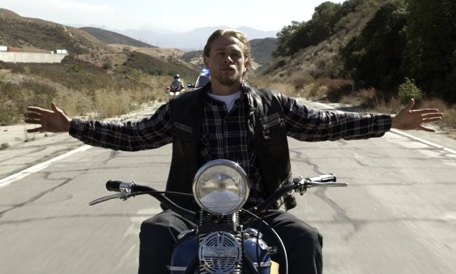 Mayans' review: 'Sons of Anarchy' spinoff explores another quadrant of  brutal biker world