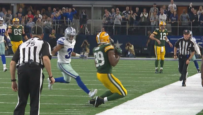 Green Bay Stunned Dallas Thanks To This Crazy Throw By Aaron Rodgers