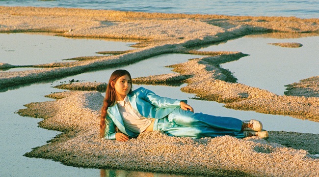 Weyes Blood s Front Row Seat To Earth Near Future Folk Music A