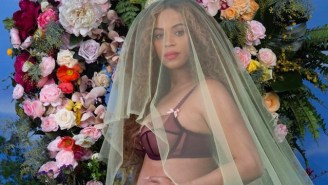 Beyonce Announces She’s Pregnant With Twins