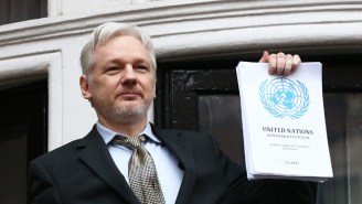People Are Mocking Julian Assange After He Googled Himself And Whined About The Unflattering Results