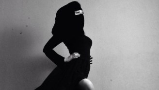 Alicia Keys Shared A Photo Of A Woman In Traditional Muslim Dress And Everyone Is Confused