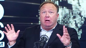 Alex Jones Claims That President Trump Calls Him All The Time During ‘Executive Time’
