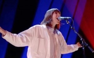 Aldous Harding Wields The Power Of Ugliness In Her ‘Jools Holland’ Performance Of ‘Horizon’