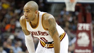 Cavaliers Reserve Dahntay Jones Stole A Raptors Playoff Shirt Before Game 3