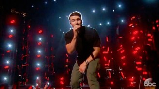 Watch Country Singer Sam Hunt Win The World Over During His ‘Body Like A Back Road’ Performance