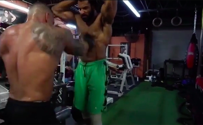 Jinder Mahal�s Workouts Involve A Friend Punching Him In