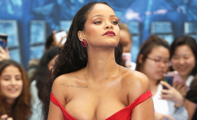 This Tabloid Declared Big Breasts Are Back In Style And People Are