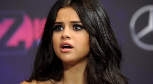 640px x 354px - Selena Gomez' Instagram Was Hacked To Post Pics Of Justin Bieber Nude