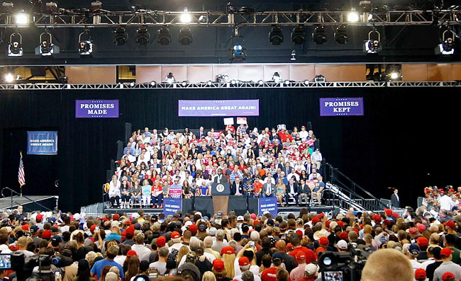 Trump Supporters Post Fake Photos Of The 'Massive' Phoenix Rally Crowd