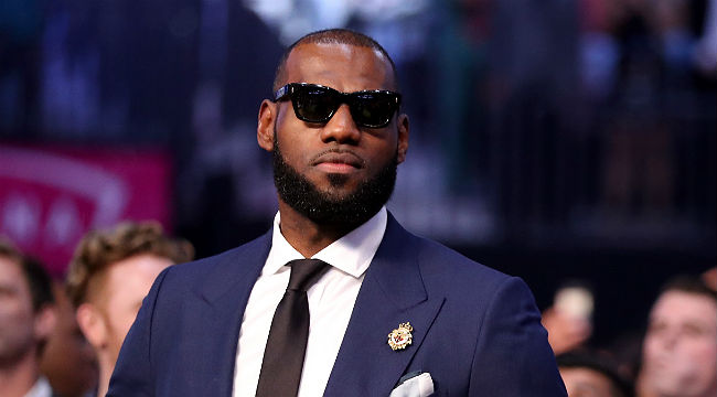 LeBron James Slams 'Bum' Donald Trump Over Steph Curry Comment