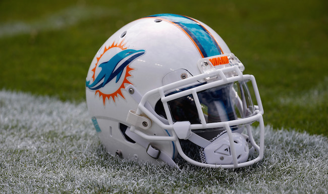 Dolphins' offensive line coach resigns after powder-snorting video