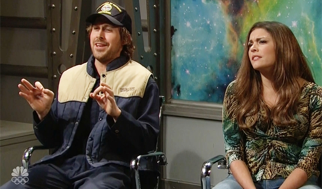 Ryan Gosling Loses It During Alien Abduction 'SNL' Sketch