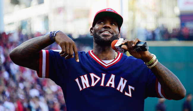 LeBron's Yankees cap causes uproar in Cleveland - ESPN