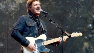 Watch Sturgill Simpson Protest The CMAs By Busking Right Outside The Arena