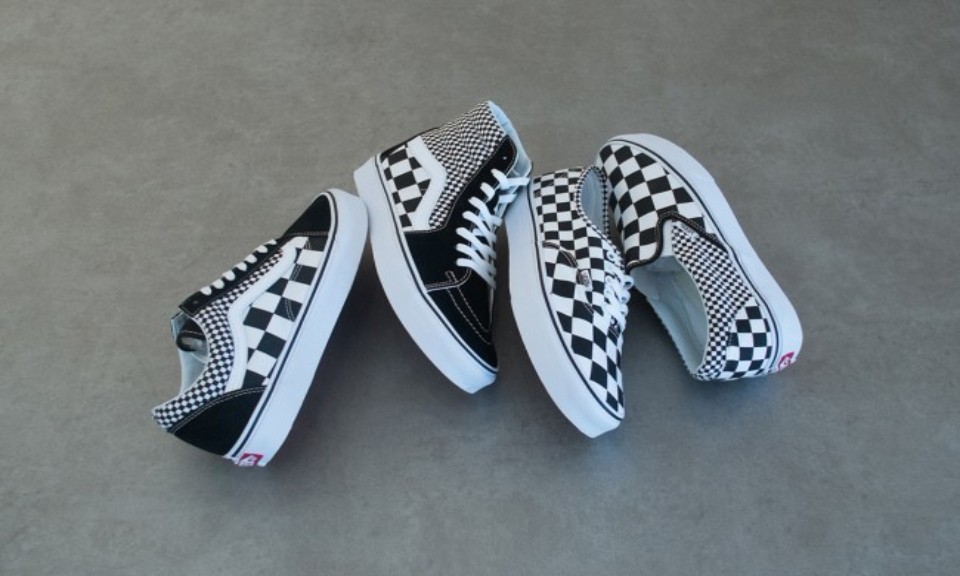 Silver hotsell checkerboard vans