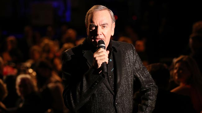 Neil Diamond Announces Touring Retirement After Parkinson's Diagnosis