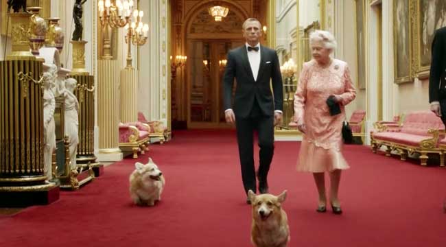 the queen and corgis