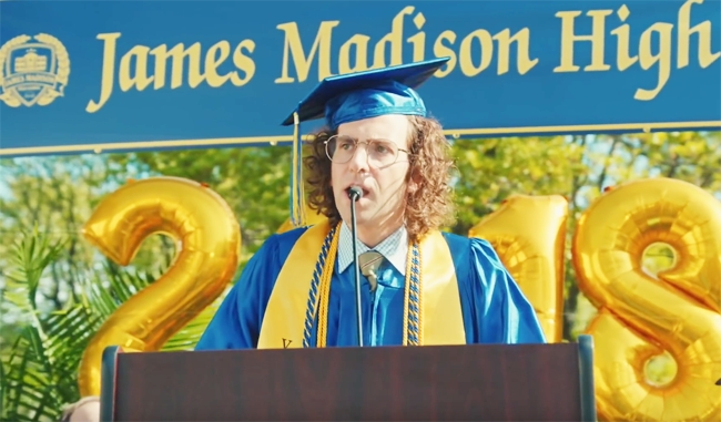 Snl Graduation Sketch Is A Near Perfect Parody Of Reality Snl Graduation Sketch Is A Near Perfect Parody Of Reality