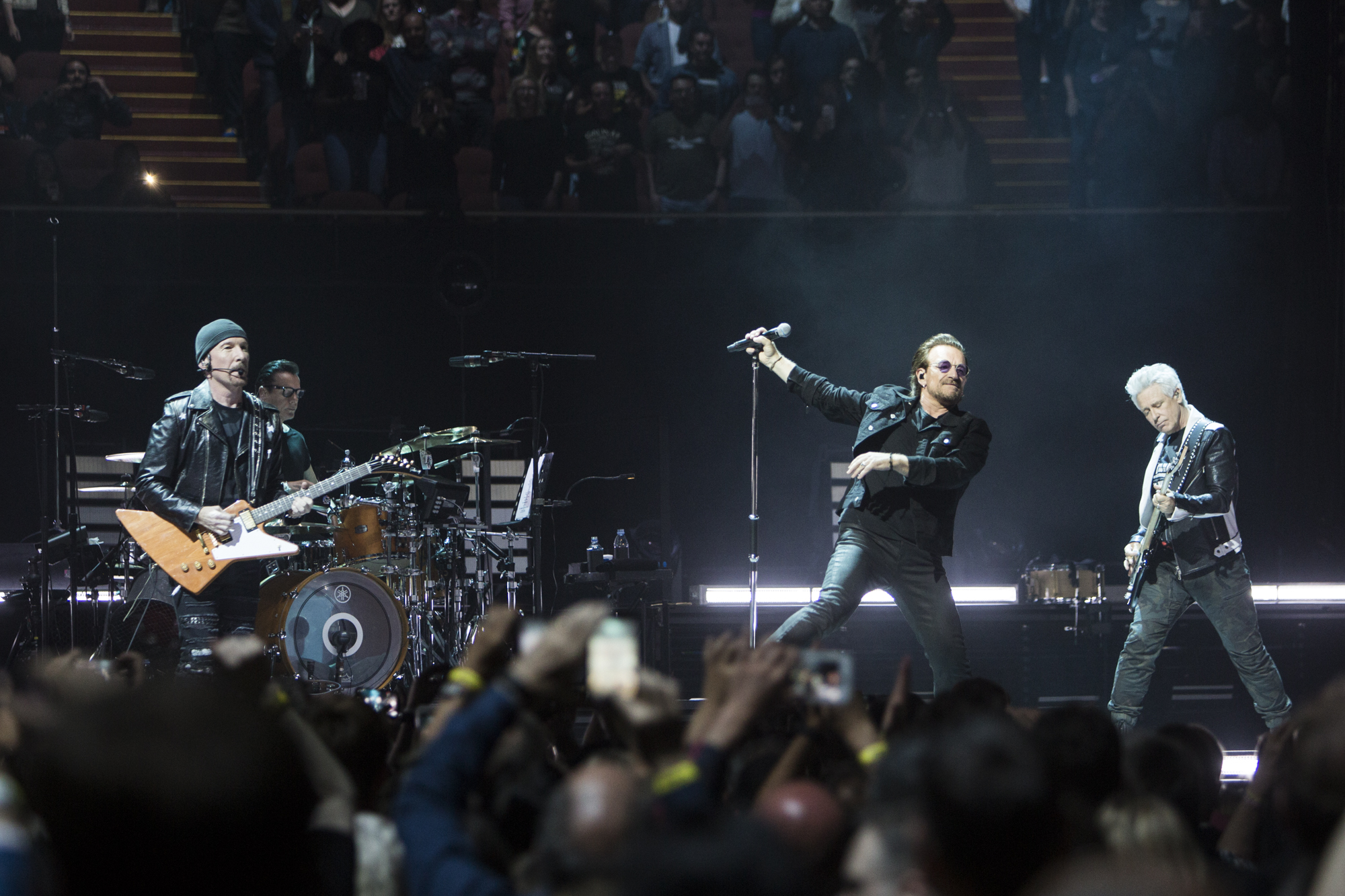 U2 Concert Review: Plenty Of Life Left At The Forum