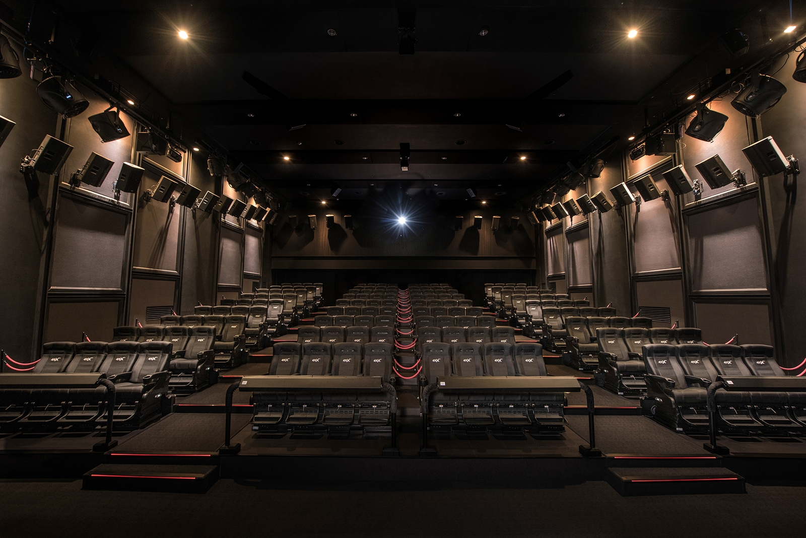 4d theater revere