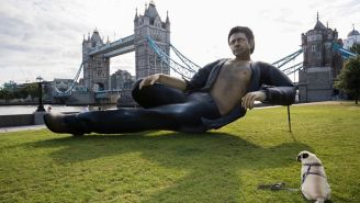 An Open-Shirted Statue Of Jeff Goldblum Appeared In London To Celebrate 25 Years Of ‘Jurassic Park’