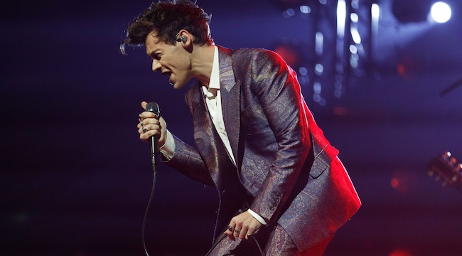 Harry Styles says goodbye to Madison Square Garden after selling