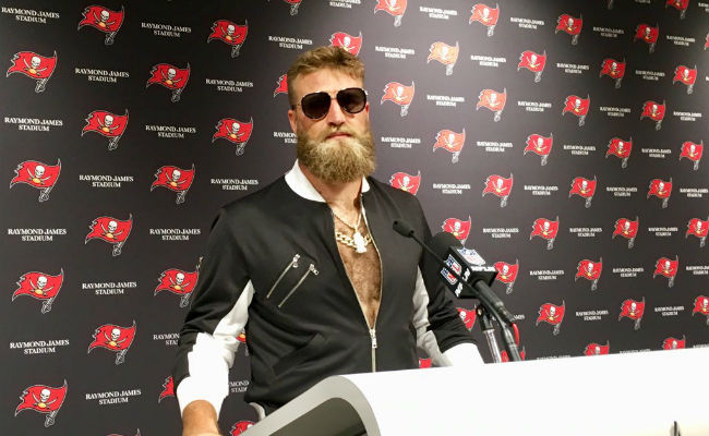 Ryan Fitzpatrick is stealing Jameis Winston's job and DeSean Jackson's  clothes - The Washington Post