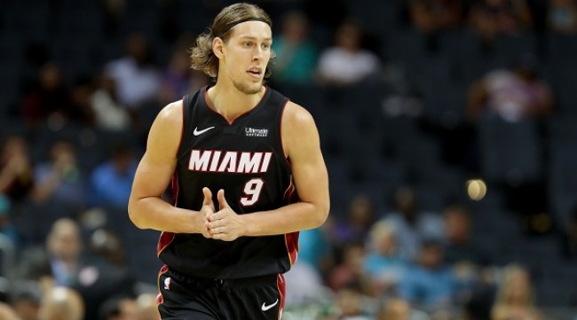 Olynyk's putback off Wade's miss lifts Heat past Wiz 113-112