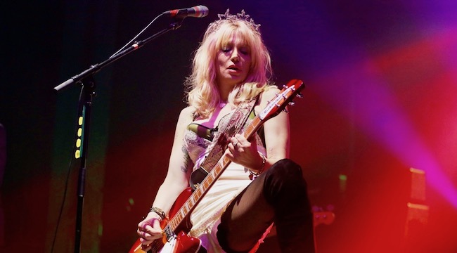 [watch] Courtney Love Play 'celebrity Skin' With A 1,500 Person Band