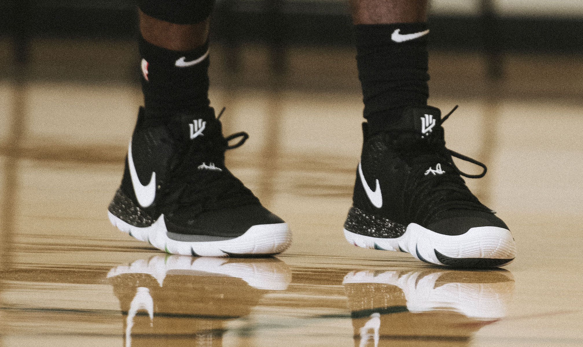 kyrie low 5 on foot