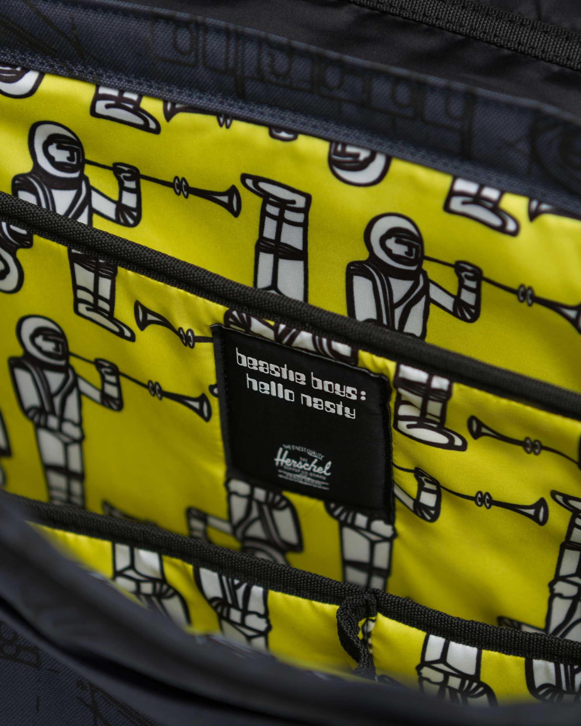 美品 Herschel×Beastie Boys Hello Nasty の中でも定番の看板 www