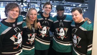 Keenan Thompson And The Cast Of ‘Mighty Ducks’ Reunited At A Real Ducks-Islanders Game