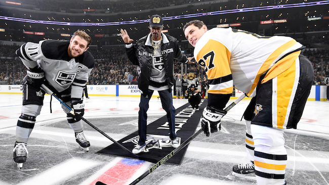 GOTTA SEE IT: Snoop Dogg Joins Kings Broadcast Booth For Amazing Hockey  Play-By-Play 