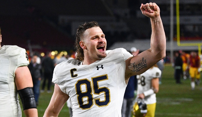 Punter Tyler Newsome Did 30 Bench Press Reps At Notre Dames