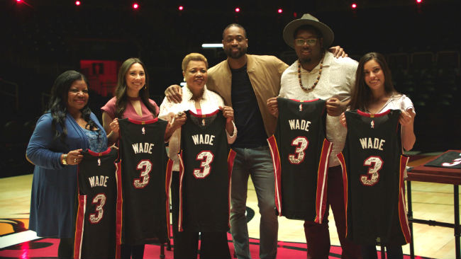 Dwyane Wade to the Chicago Bulls  Jersey Swap by ClydeGraffix on