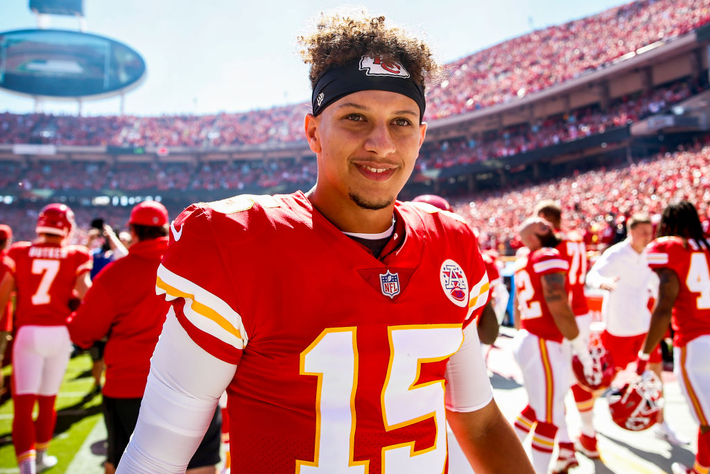 Chiefs' Patrick Mahomes on Madden 20 cover (photos) - Sports Illustrated