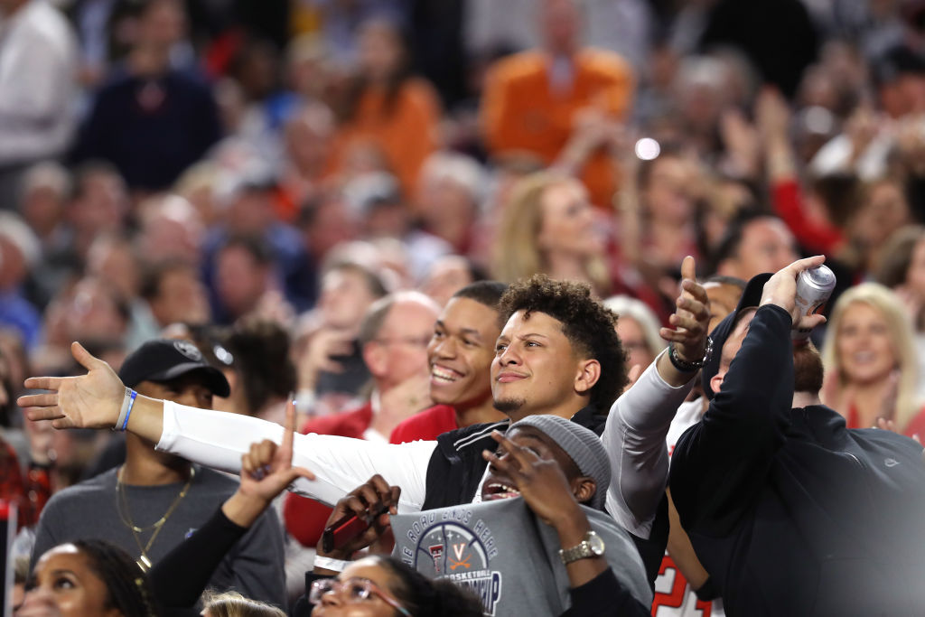 Patrick Mahomes lands on cover of Madden 20, inspires 'Face of the  Franchise: QB1 mode'