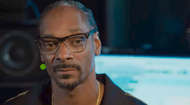 Watch Netflix S Grass Is Greener Trailer Featuring Snoop Dogg