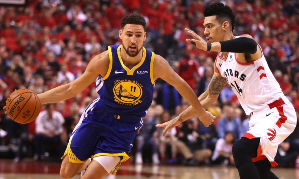 Klay Thompson Left Game 2 With A Left Hamstring Injury In Toronto