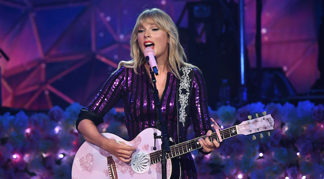 [listen] Taylor Swift's New Song 'the Archer' Is Vulnerable