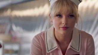 Taylor Swift Is Not A Great Waitress In Her New Capital One Commercial