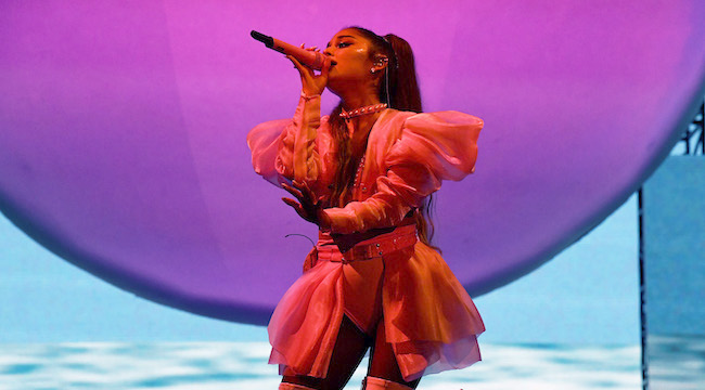 Watch Ariana Grande Gives Her New Single Boyfriend Its Live Debut