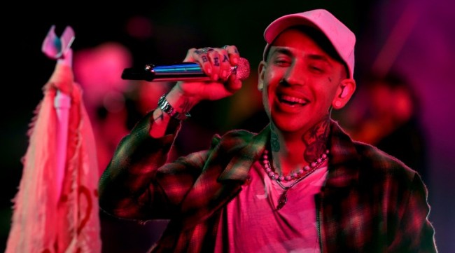 How blackbear Turned a Meme into a Hit: The Story Behind Hot Girl Bummer  Lyrics - Neon Music - Digital Music Discovery & Showcase Platform