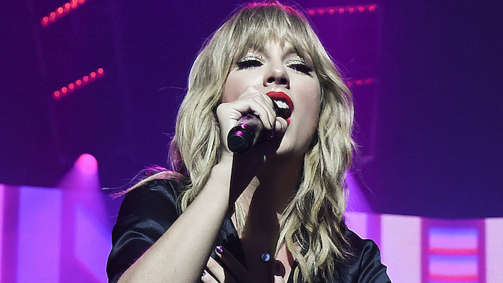 Taylor Swift Former Label Releasing Live Album Without Her Approval