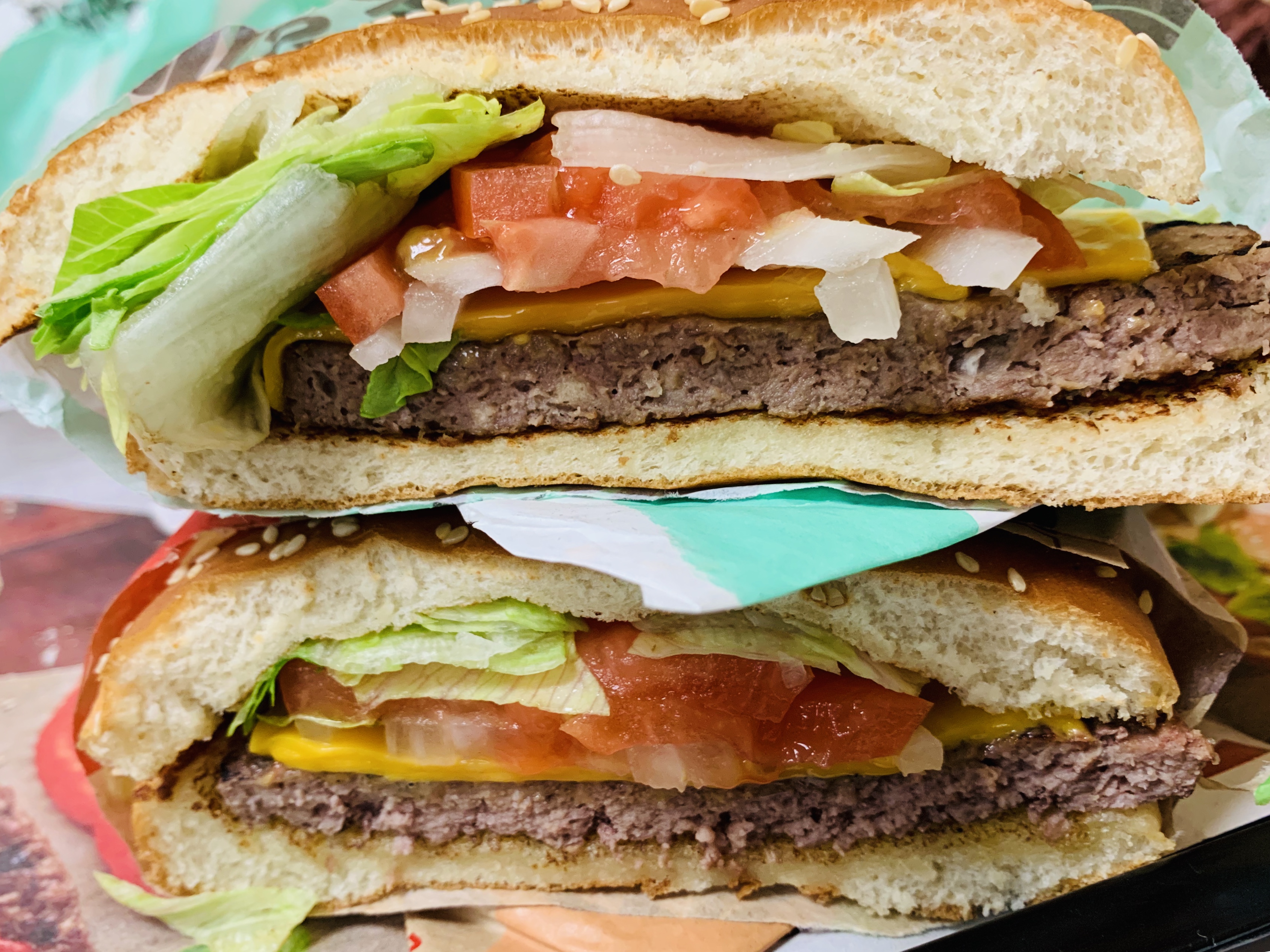 comparing-the-impossible-whopper-to-the-burger-king-whopper