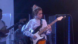 Clairo Performs The Emotional Indie Rocker ‘Bags’ For Her ‘Ellen’ Debut